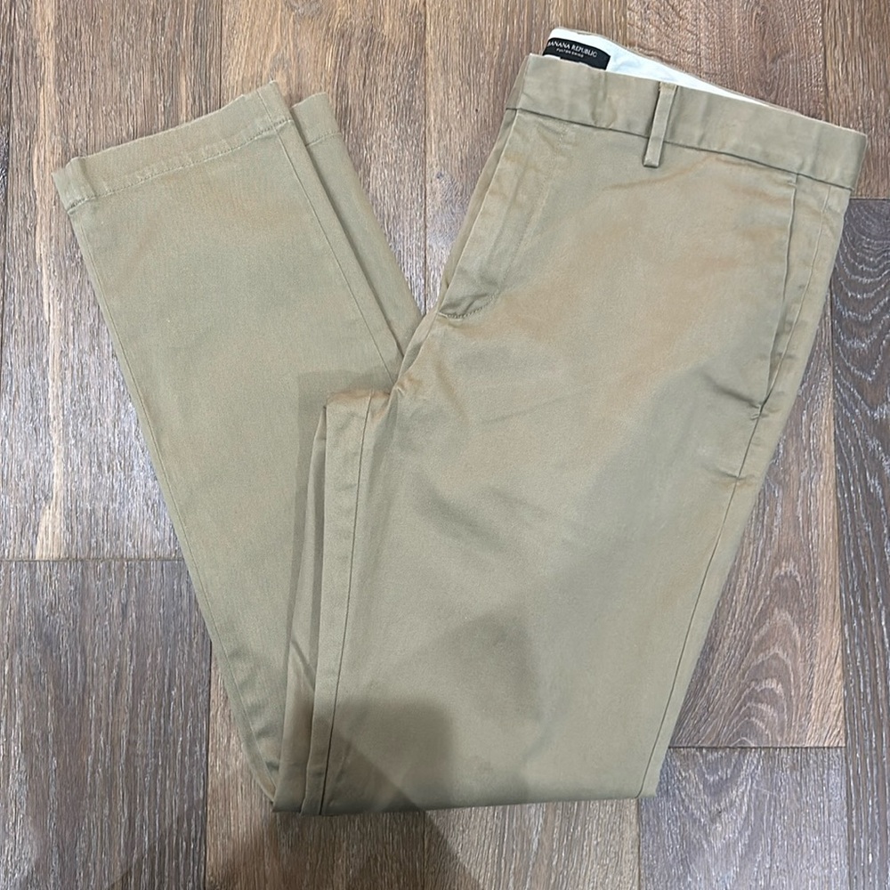 Banana Republic Chino pants size 36x32